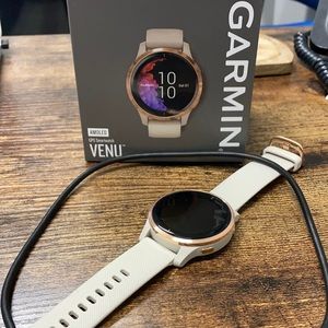 Garmin Venu GPS Smartwatch - only worn for 1 month. Like new quality.